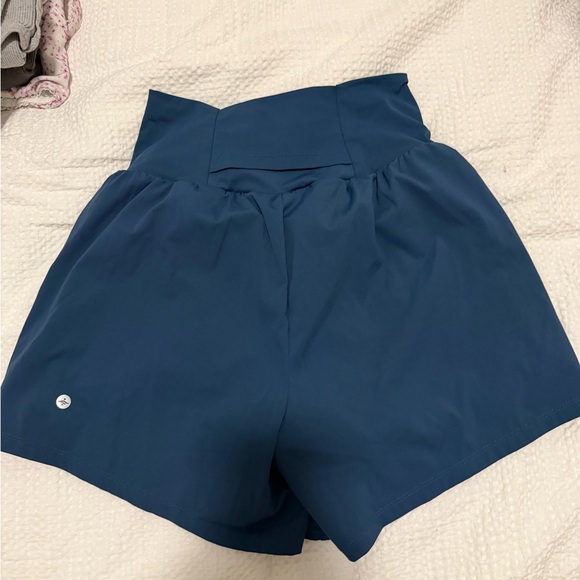 HALARA High-Waisted Deep Blue Shorts - Picture 1 of 3